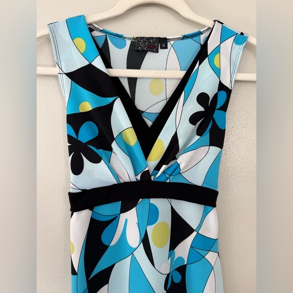 Y2K 2000s Abstract Flower V Neck Tie Back Baby Doll Top by MMC - Picture 2 of 5